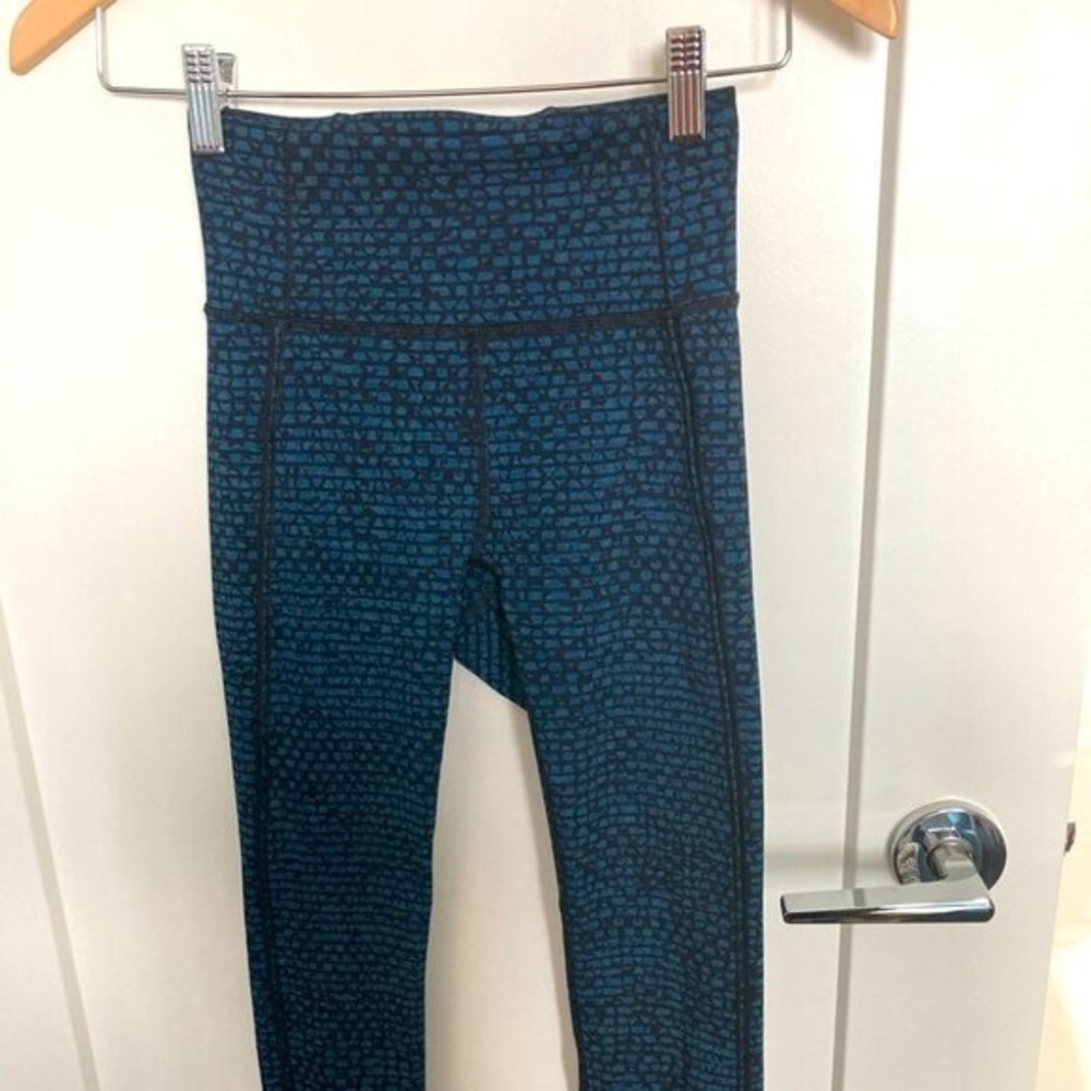 Blue-Black Patterned High-Waist Leggings